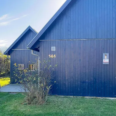 38 * Hemmet
